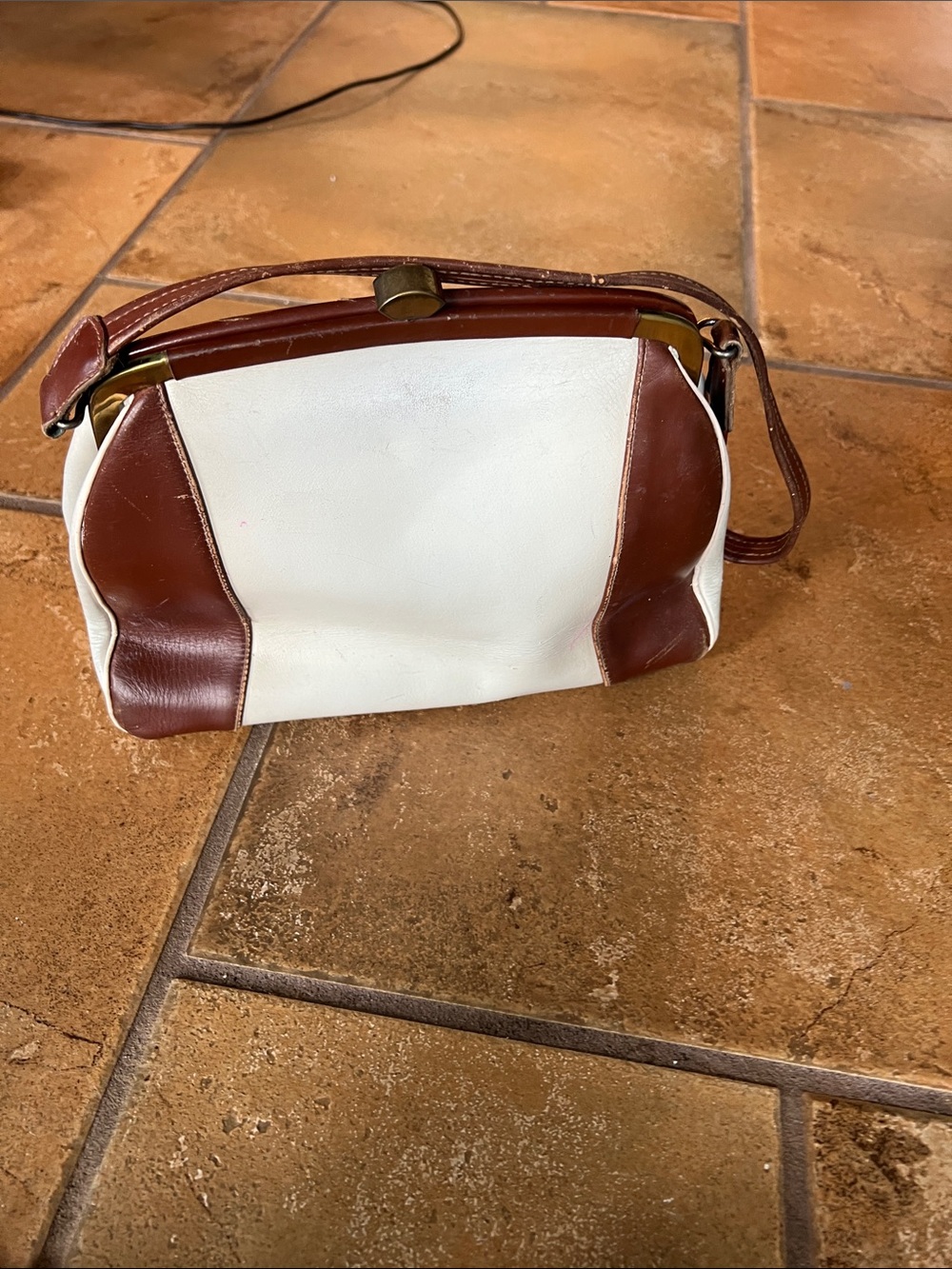 VINTAGE BROWN & WHITE HANDBAG